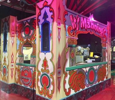 Mannings Booth in Pink Light